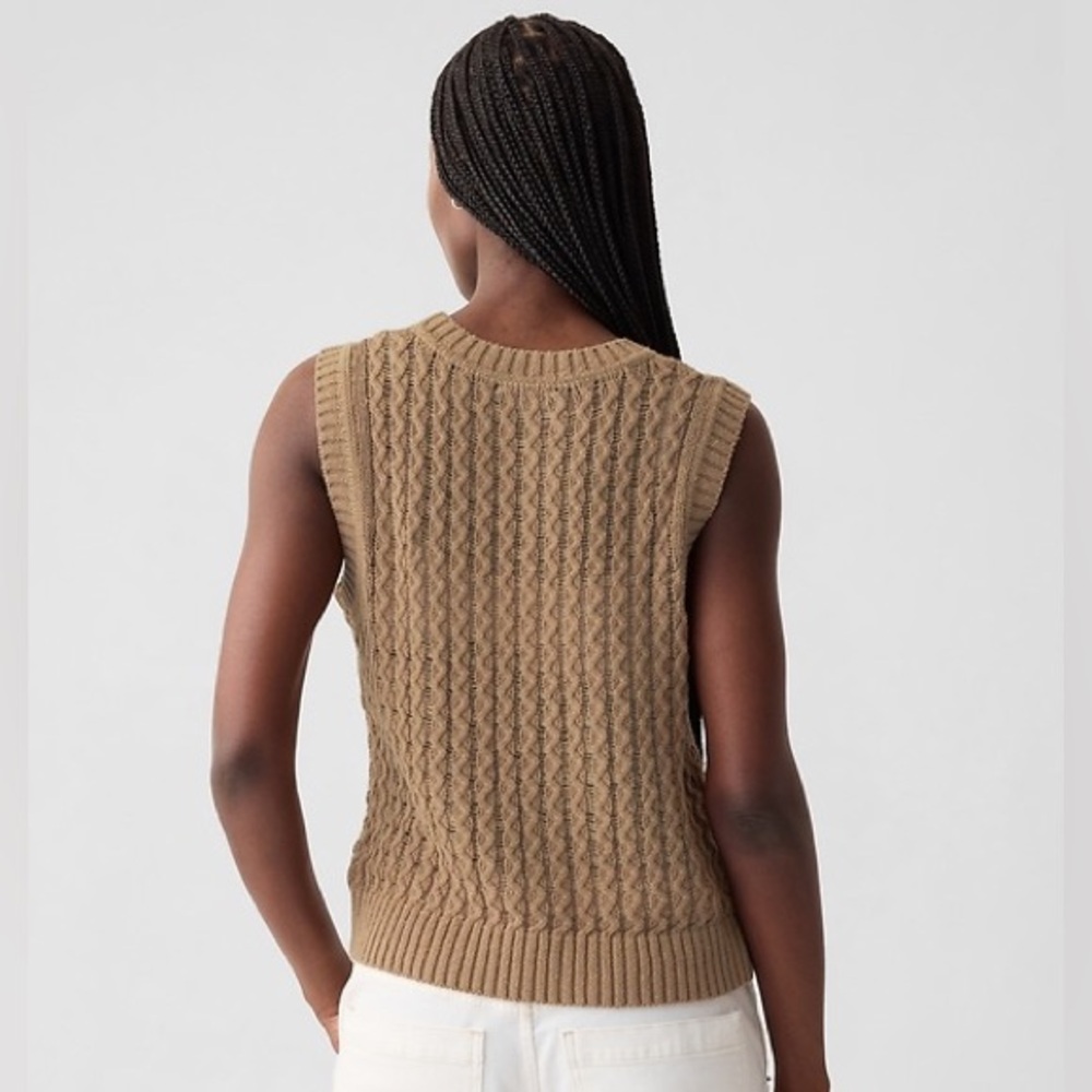 GAP Womens Tan Cable Knit Sweater Vest Crew‎ Neck Sleeveless Pullover Small - Picture 3 of 9